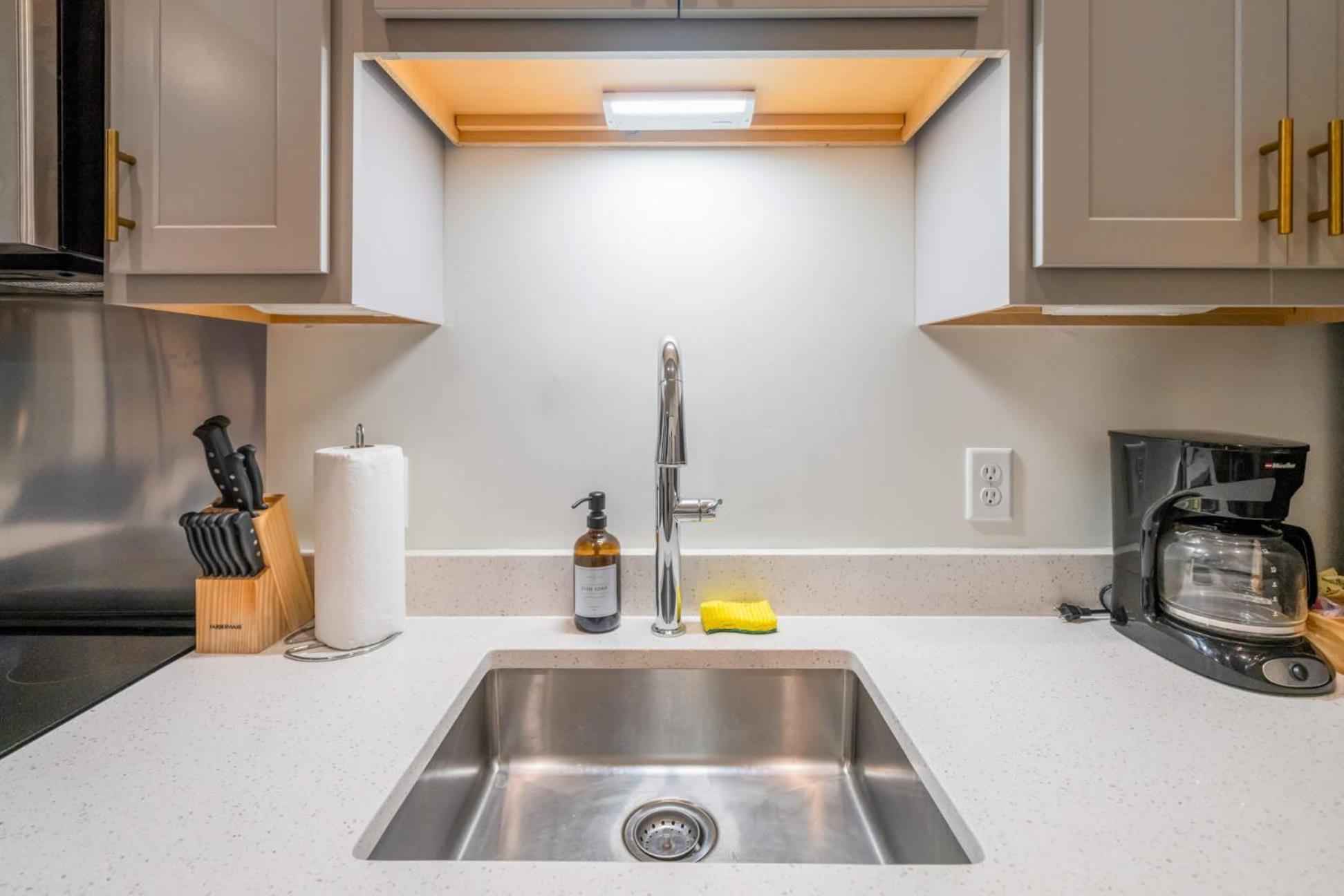 Bright And Modern Studio In Louisville # 404 Kültér fotó